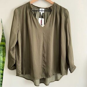 DRA Lucienne Blouse 3/4 Sleeve Split Neck Olive Medium NEW NWT